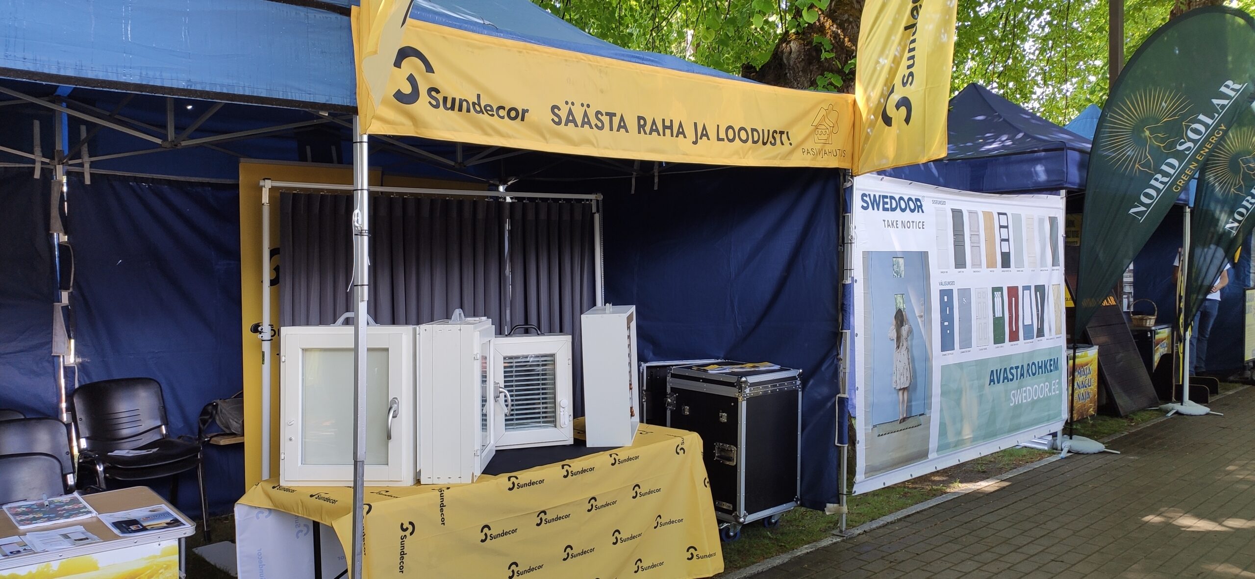 See suvi rändab Sundecor üle Eesti koos projektiga Maja nagu vaja. Külastame erinevaid festivale ja laatasid kus tutvustame oma tooteid. Ehk justkui pisike ränd